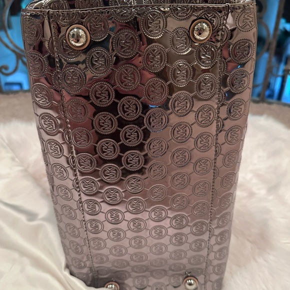 Michael Kors Monogram Metallic Mirror Nickel Grayson LG Satchel NWT Dust Cover - Picture 6 of 7